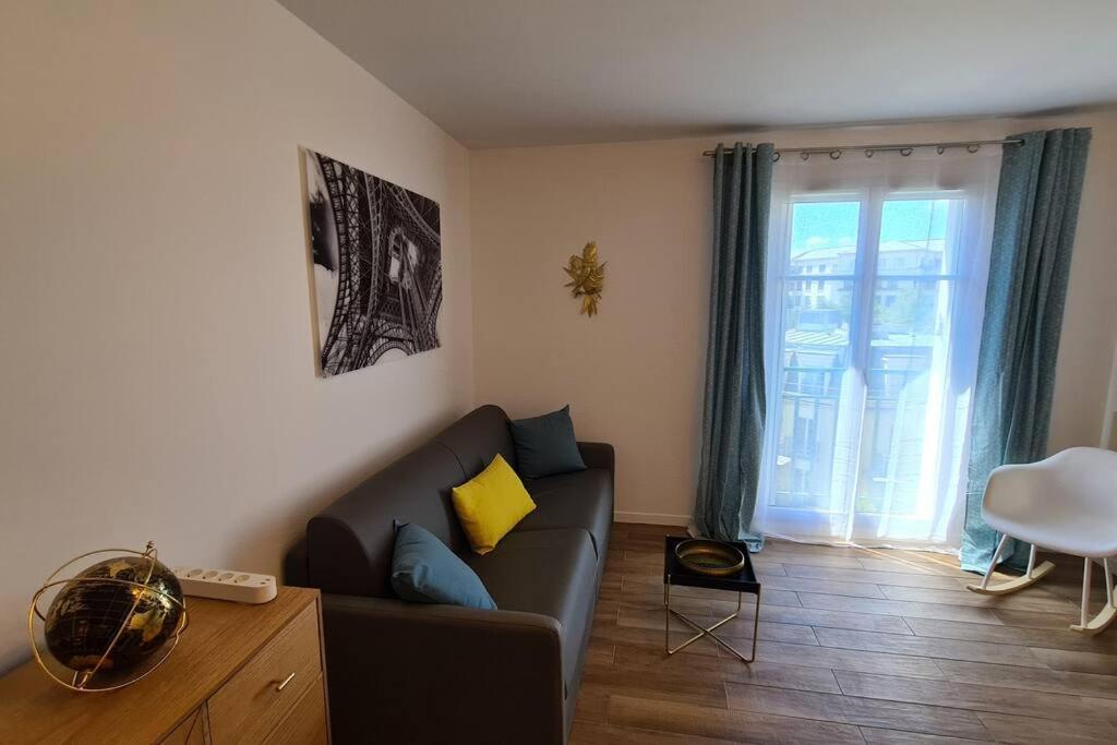 Appt 80M², 13 P, Disneyland, Fibre, 2 Parkings Шеси Екстериор снимка